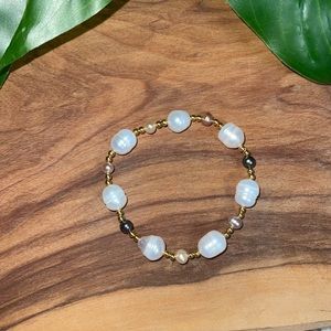 Stainless steel and natural pearls bracelet